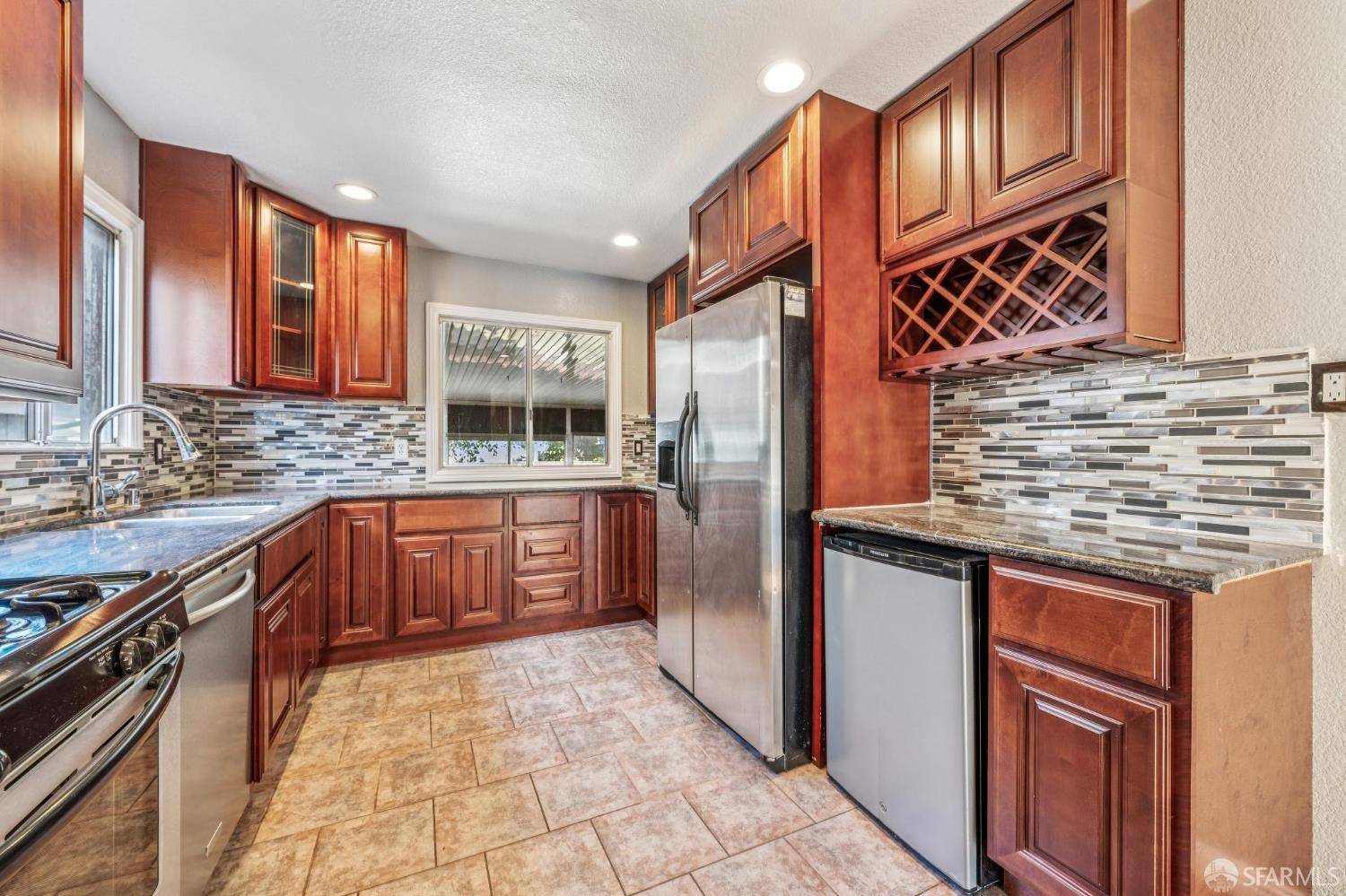 Detail Gallery Image 15 of 66 For 127 Grove St, Richmond,  CA 94804 - 3 Beds | 1/1 Baths