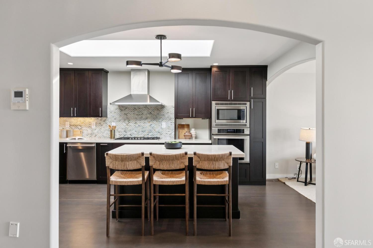 Detail Gallery Image 15 of 82 For 2123 Funston Ave, San Francisco,  CA 94116 - 4 Beds | 3/1 Baths