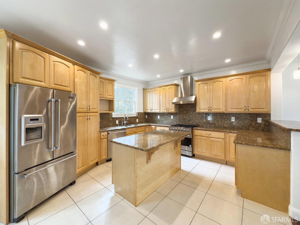 Detail Gallery Image 8 of 38 For 1325 Portola Dr, San Francisco,  CA 94127 - 5 Beds | 3/1 Baths