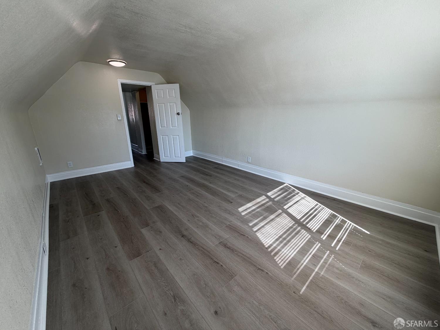 Detail Gallery Image 15 of 24 For 65 Minerva St, San Francisco,  CA 94112 - 3 Beds | 1 Baths