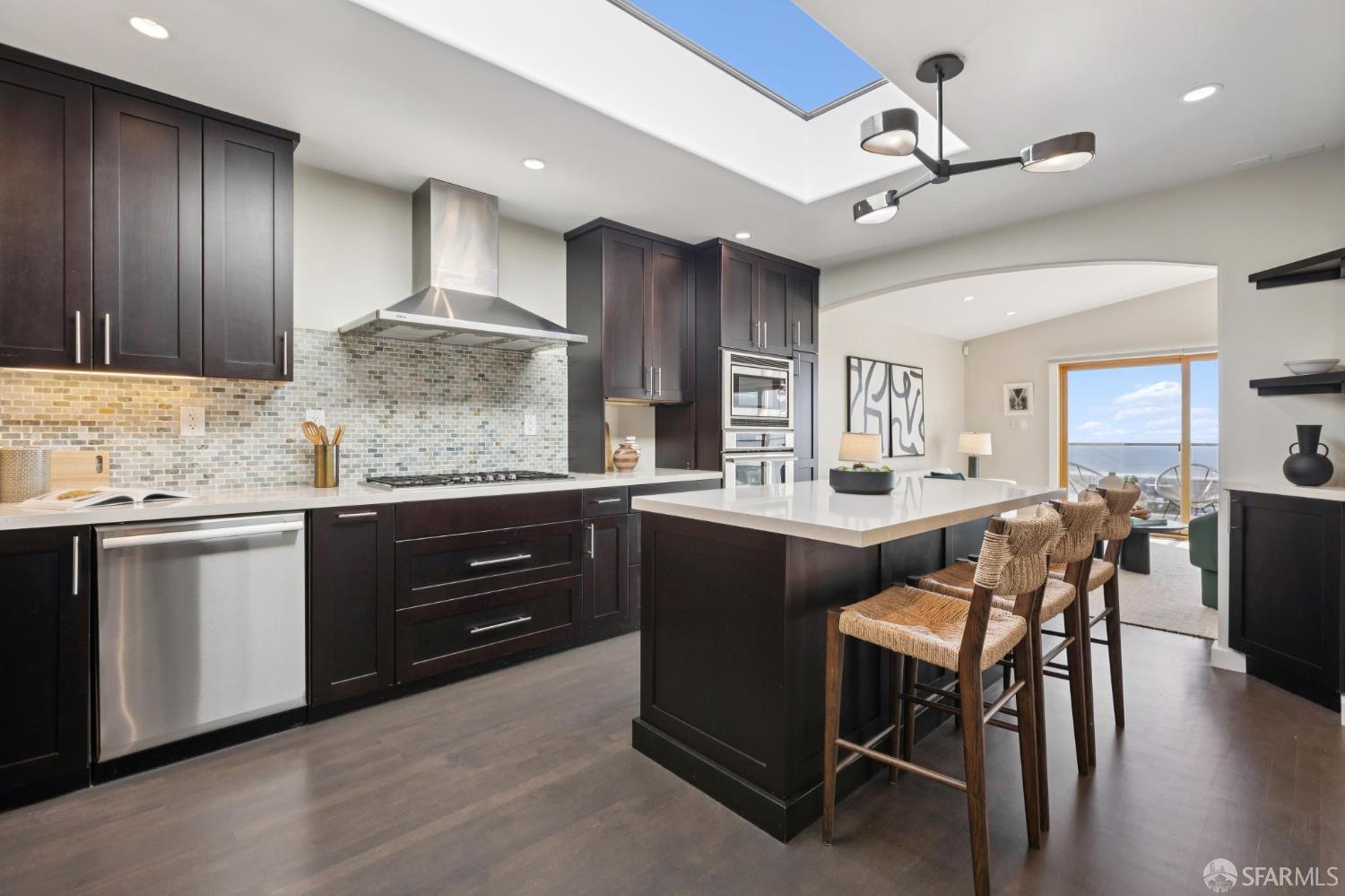 Detail Gallery Image 16 of 82 For 2123 Funston Ave, San Francisco,  CA 94116 - 4 Beds | 3/1 Baths