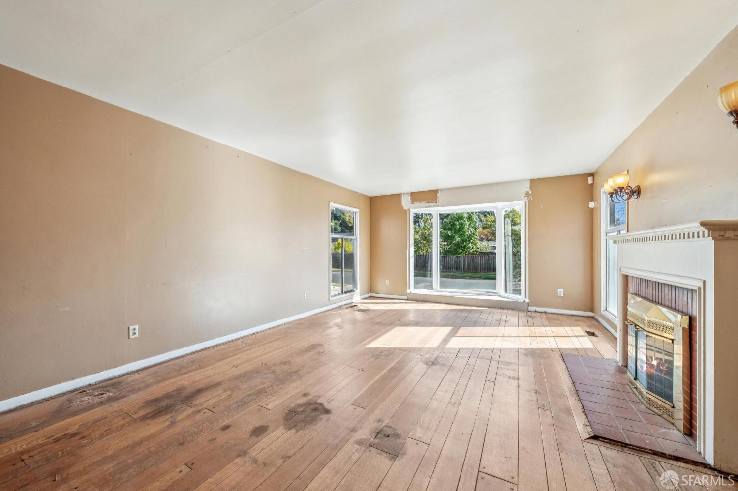 Detail Gallery Image 8 of 66 For 127 Grove St, Richmond,  CA 94804 - 3 Beds | 1/1 Baths