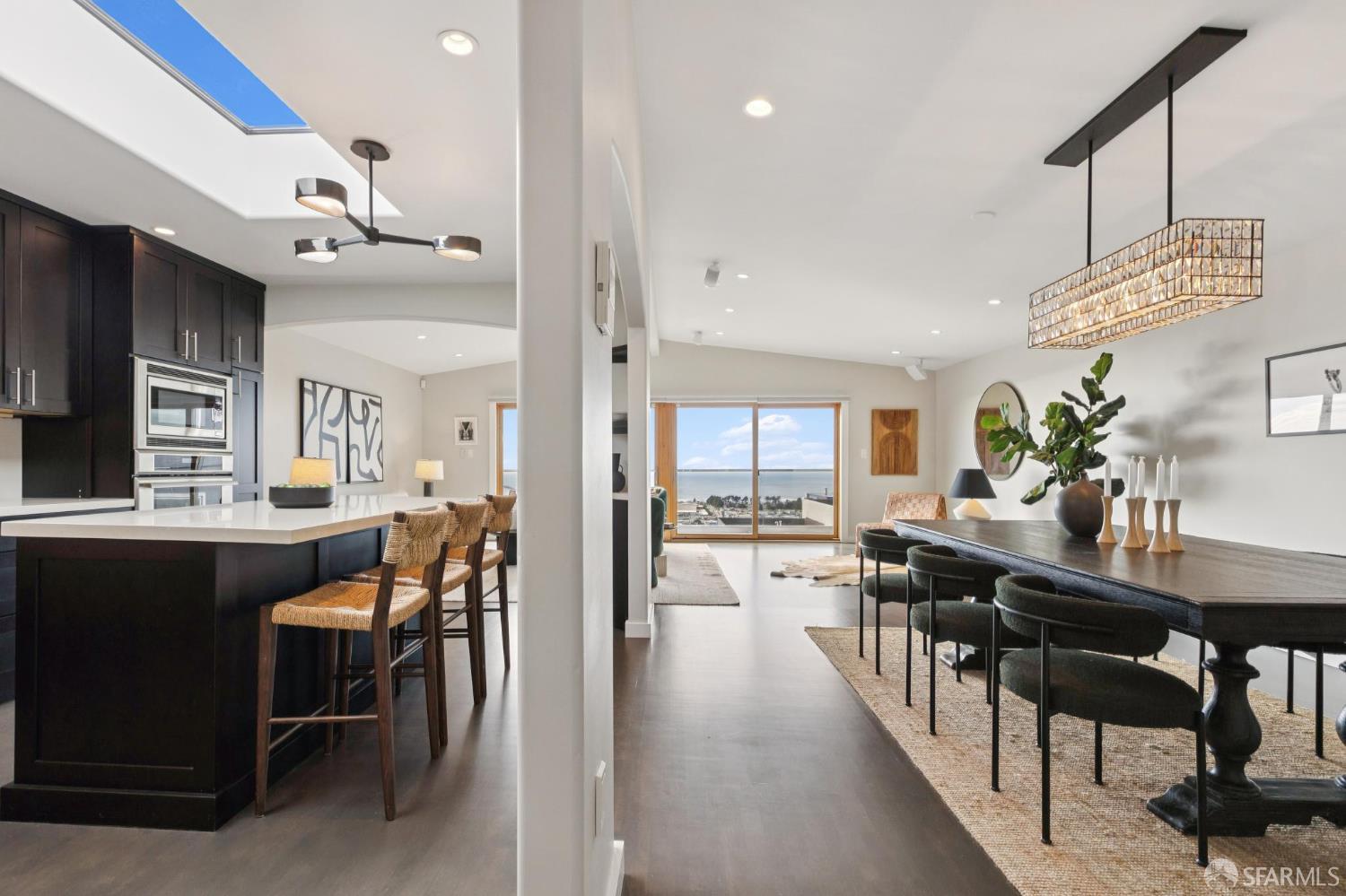 Detail Gallery Image 14 of 82 For 2123 Funston Ave, San Francisco,  CA 94116 - 4 Beds | 3/1 Baths