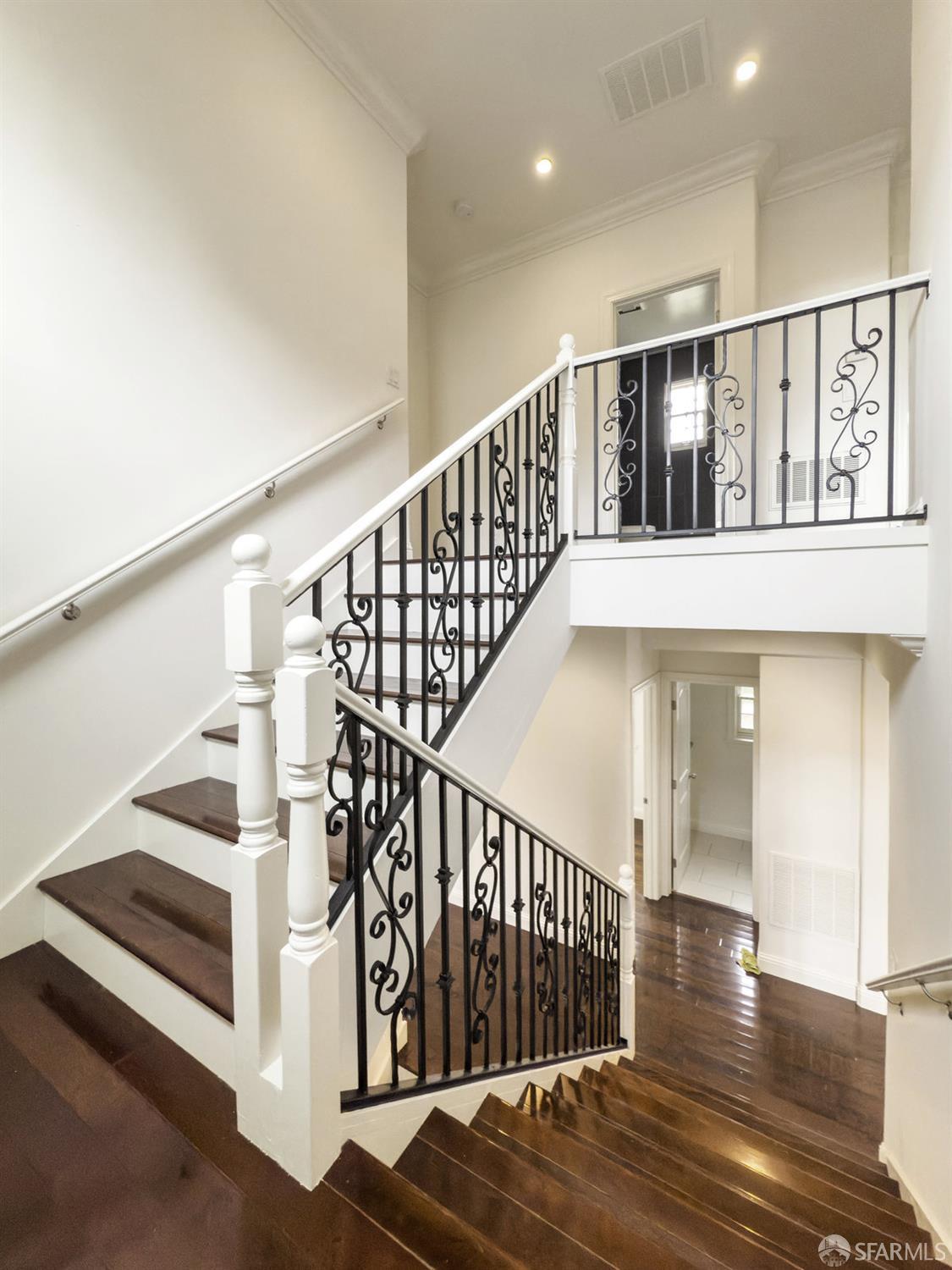 Detail Gallery Image 32 of 38 For 1325 Portola Dr, San Francisco,  CA 94127 - 5 Beds | 3/1 Baths