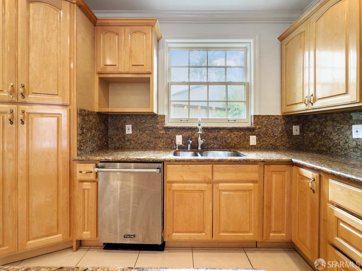 Detail Gallery Image 9 of 38 For 1325 Portola Dr, San Francisco,  CA 94127 - 5 Beds | 3/1 Baths