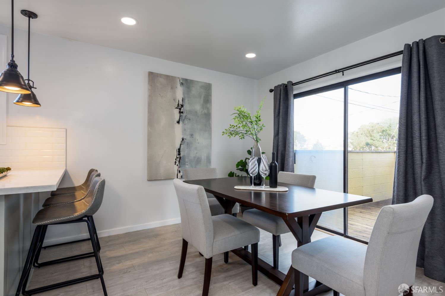 Detail Gallery Image 10 of 25 For 691 Stoneyford Dr, Daly City,  CA 94015 - 6 Beds | 3 Baths