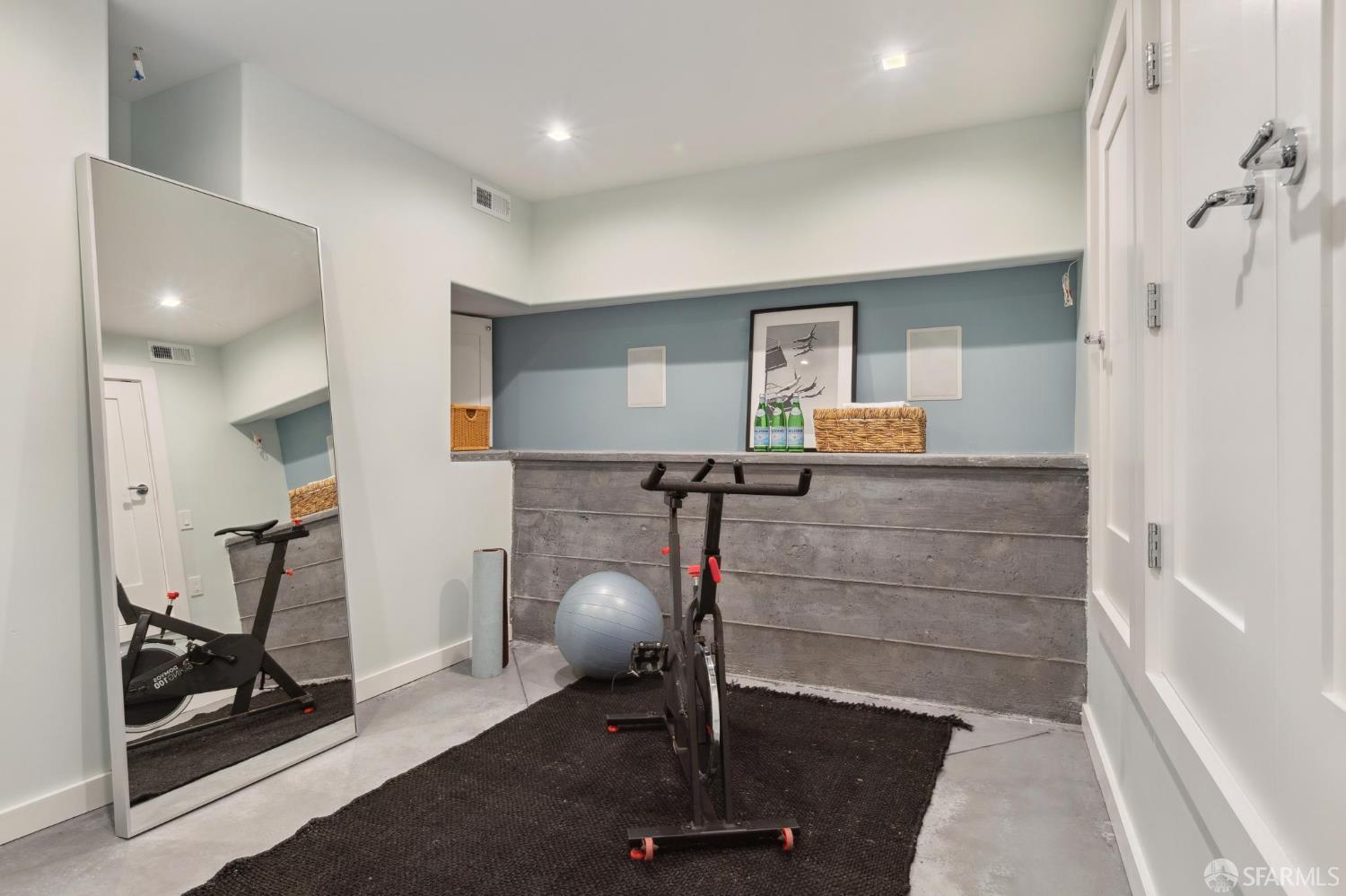 Detail Gallery Image 61 of 82 For 2123 Funston Ave, San Francisco,  CA 94116 - 4 Beds | 3/1 Baths