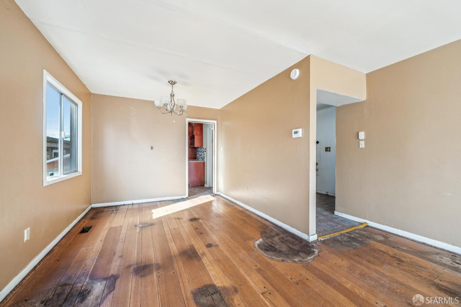 Detail Gallery Image 12 of 66 For 127 Grove St, Richmond,  CA 94804 - 3 Beds | 1/1 Baths