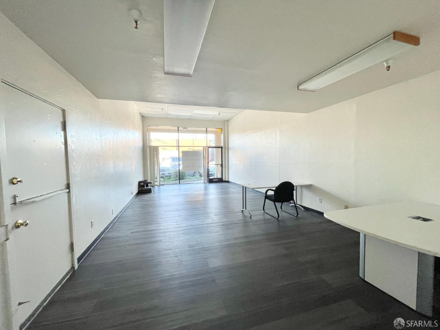 Detail Gallery Image 2 of 8 For 1590 El Camino Real Blvd #E,  San Bruno,  CA 94066 - – Beds | – Baths