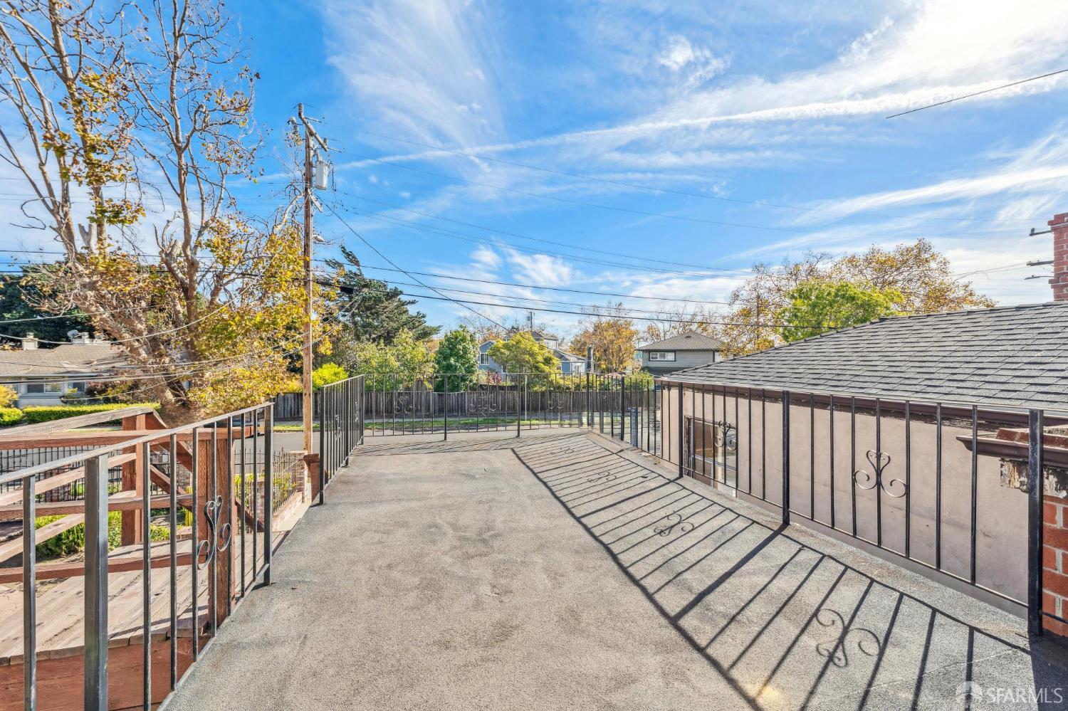 Detail Gallery Image 27 of 66 For 127 Grove St, Richmond,  CA 94804 - 3 Beds | 1/1 Baths