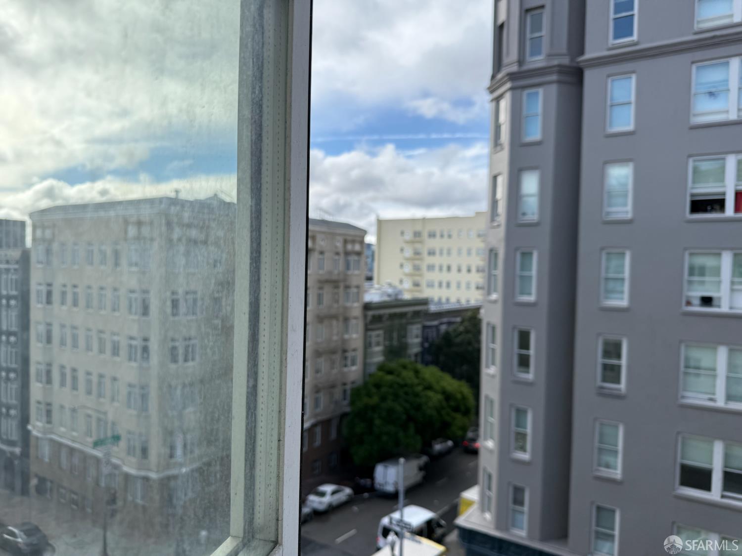 Detail Gallery Image 3 of 13 For 810 Hyde St #503,  San Francisco,  CA 94109 - 0 Beds | 1 Baths