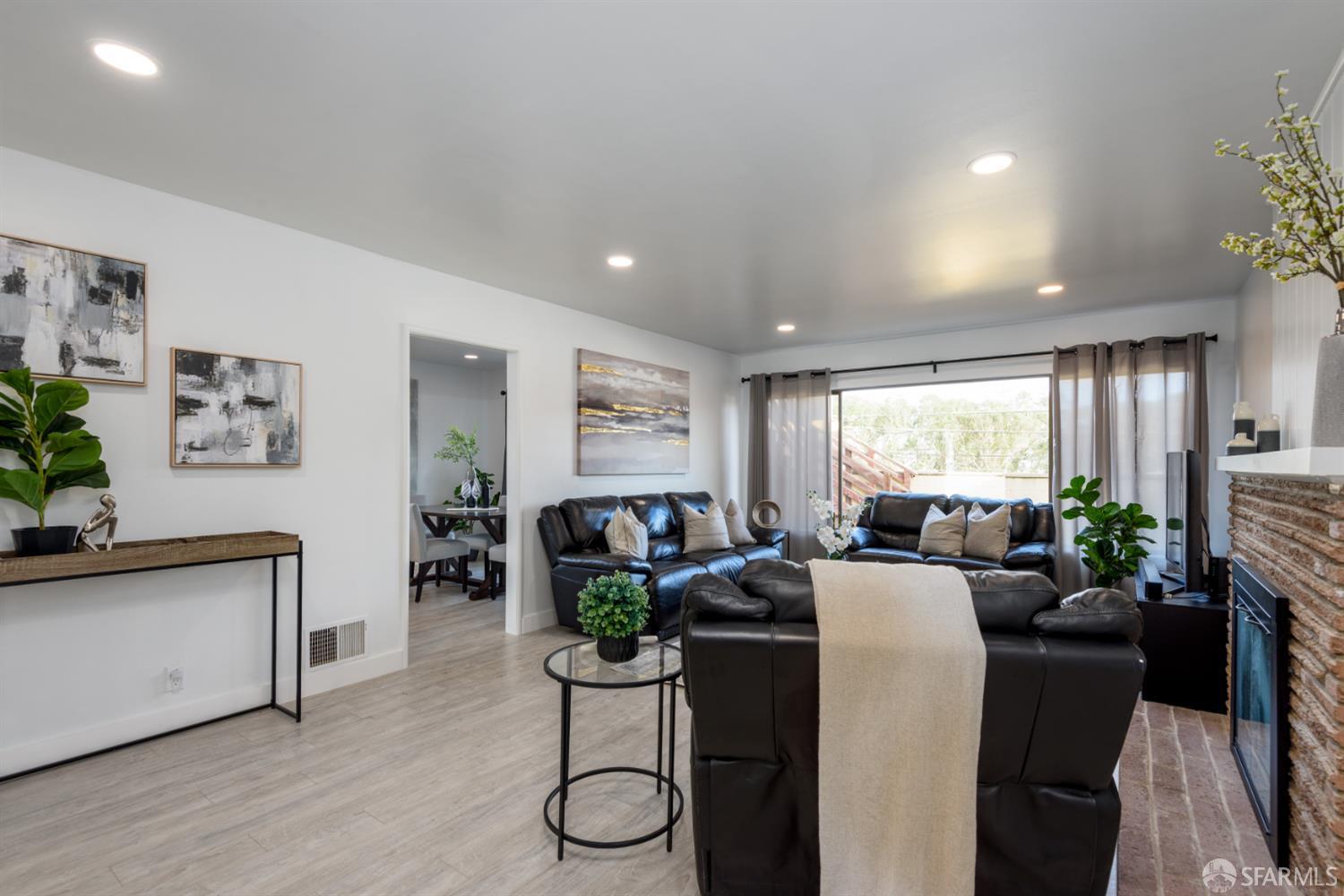 Detail Gallery Image 6 of 25 For 691 Stoneyford Dr, Daly City,  CA 94015 - 6 Beds | 3 Baths