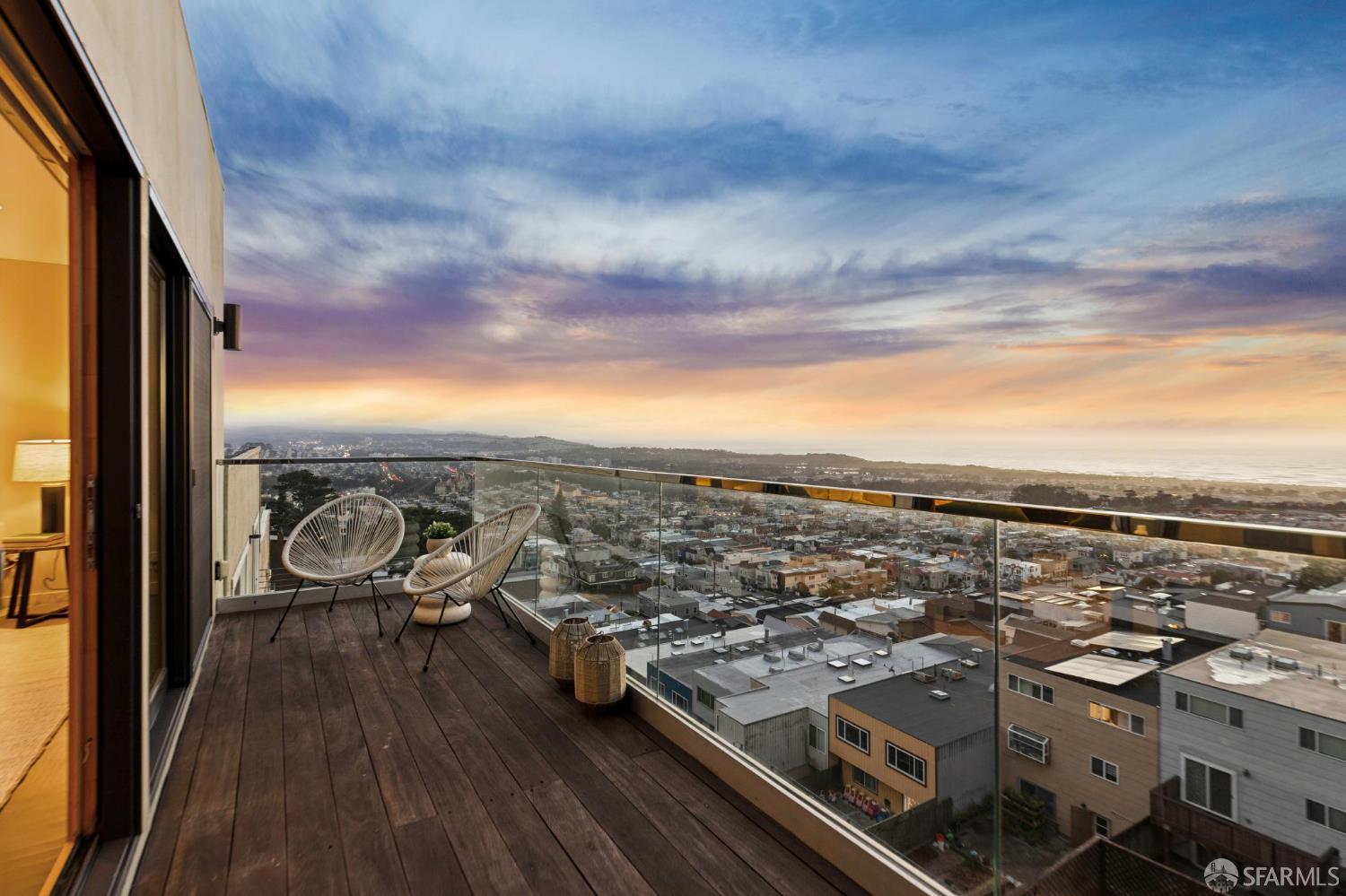 Detail Gallery Image 3 of 82 For 2123 Funston Ave, San Francisco,  CA 94116 - 4 Beds | 3/1 Baths