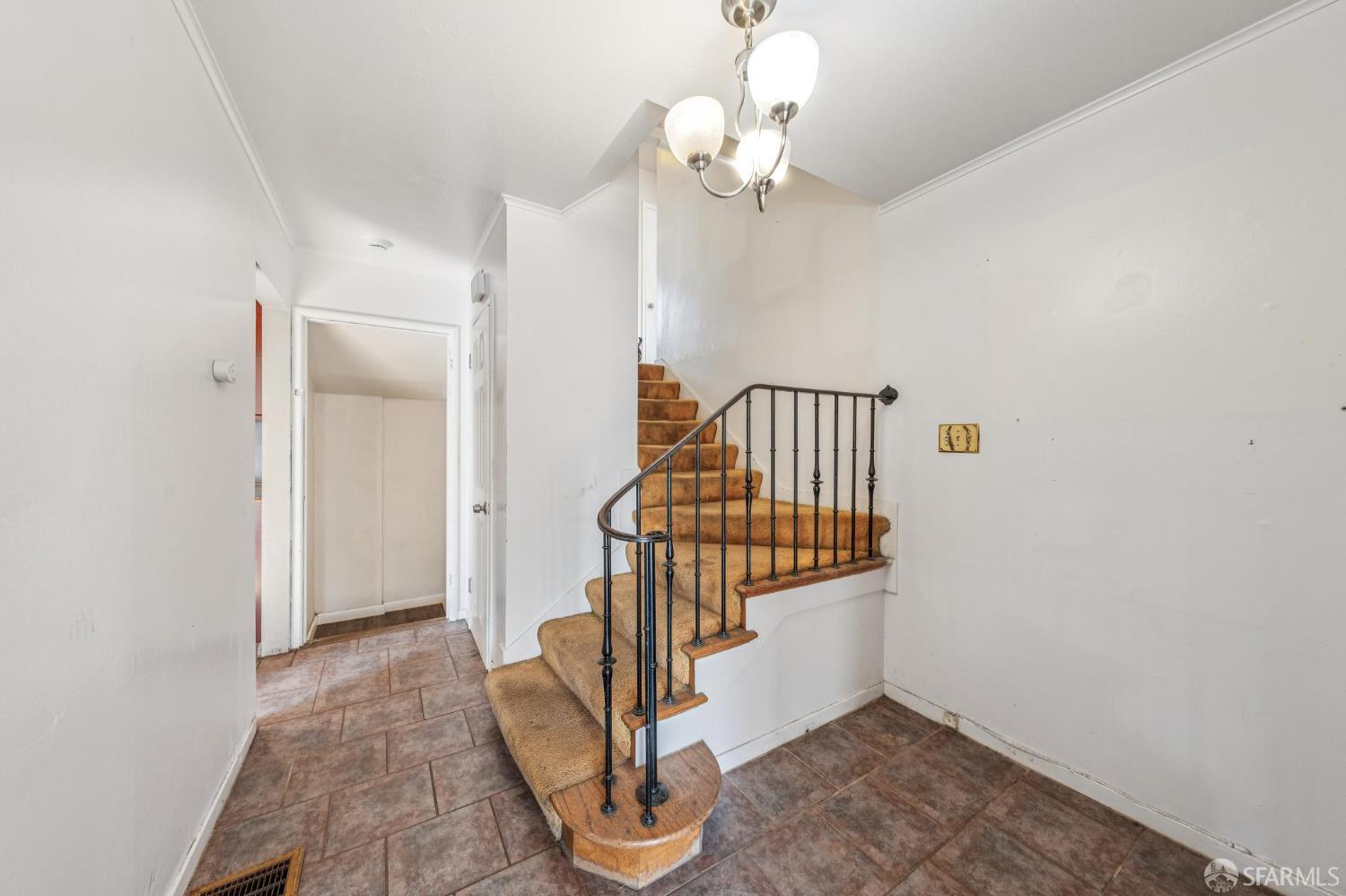 Detail Gallery Image 5 of 66 For 127 Grove St, Richmond,  CA 94804 - 3 Beds | 1/1 Baths