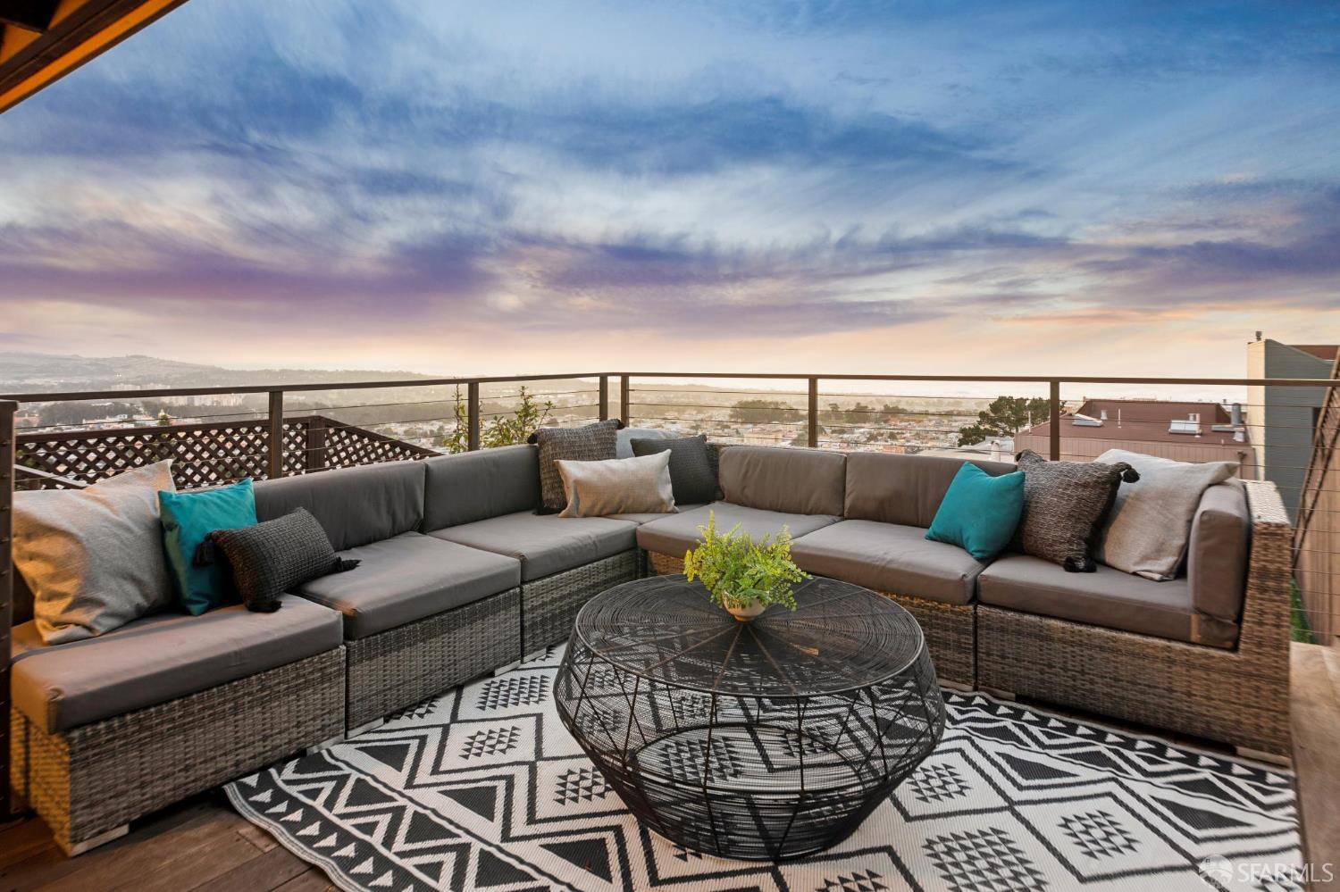 Detail Gallery Image 68 of 82 For 2123 Funston Ave, San Francisco,  CA 94116 - 4 Beds | 3/1 Baths