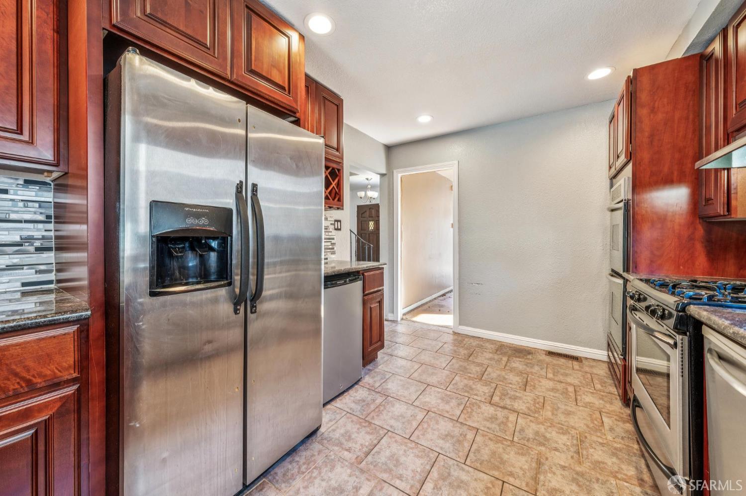 Detail Gallery Image 17 of 66 For 127 Grove St, Richmond,  CA 94804 - 3 Beds | 1/1 Baths