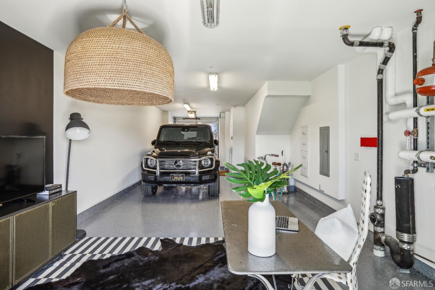 Detail Gallery Image 11 of 14 For 87 Kirkwood Ave, San Francisco,  CA 94124 - 3 Beds | 2/1 Baths