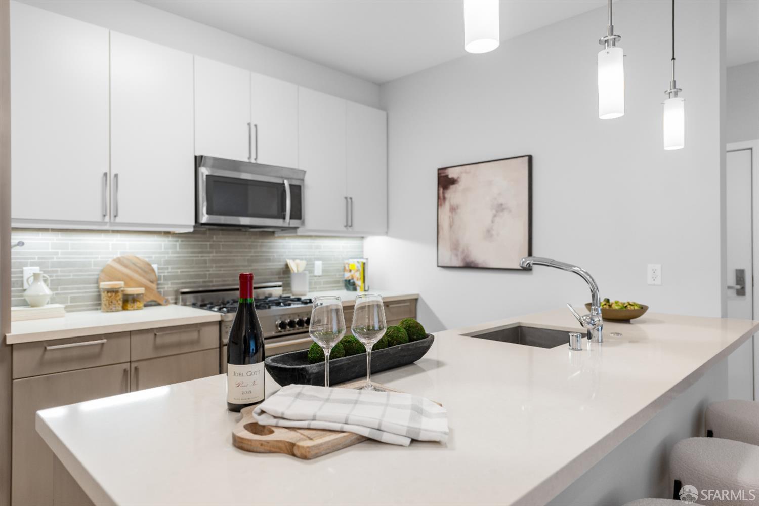 Detail Gallery Image 17 of 66 For 238 Olive St #302,  San Francisco,  CA 94109 - 2 Beds | 2 Baths