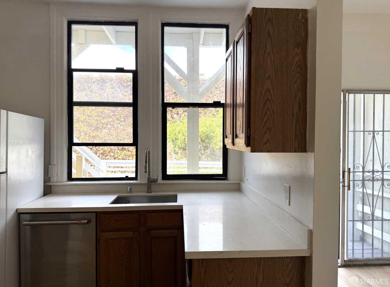 Detail Gallery Image 7 of 20 For 736 14th St, San Francisco,  CA 94114 - – Beds | – Baths