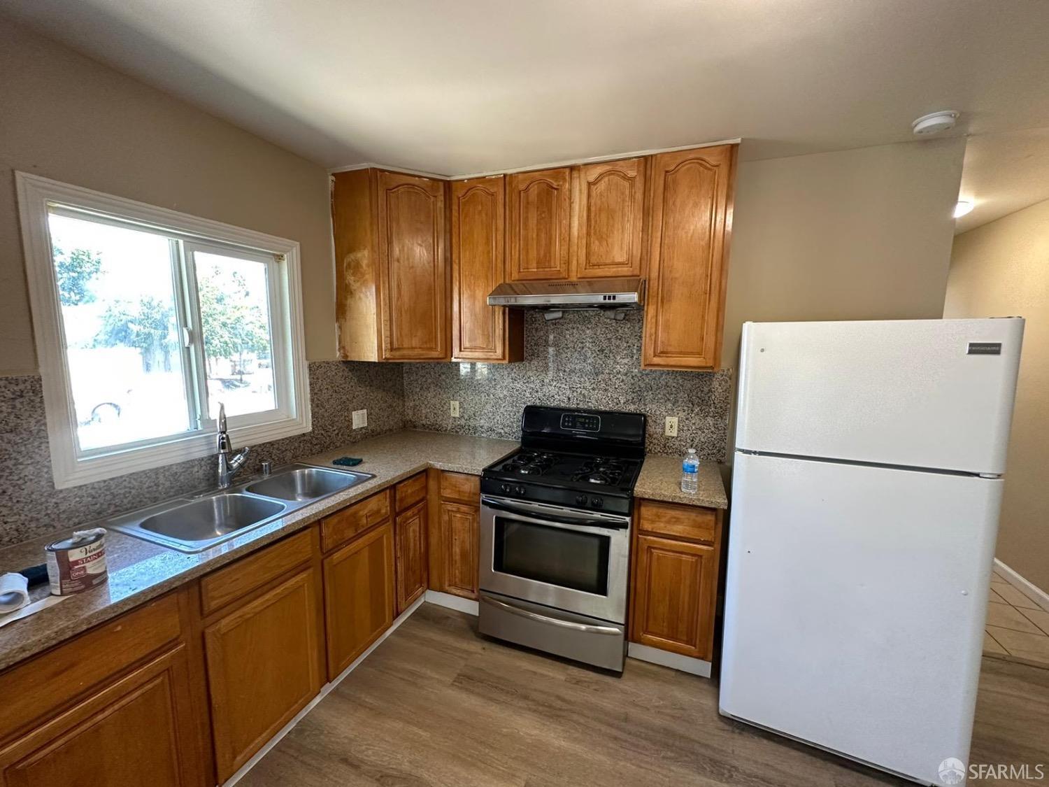 Detail Gallery Image 5 of 10 For 1974 82nd Ave, Oakland,  CA 94621 - – Beds | – Baths