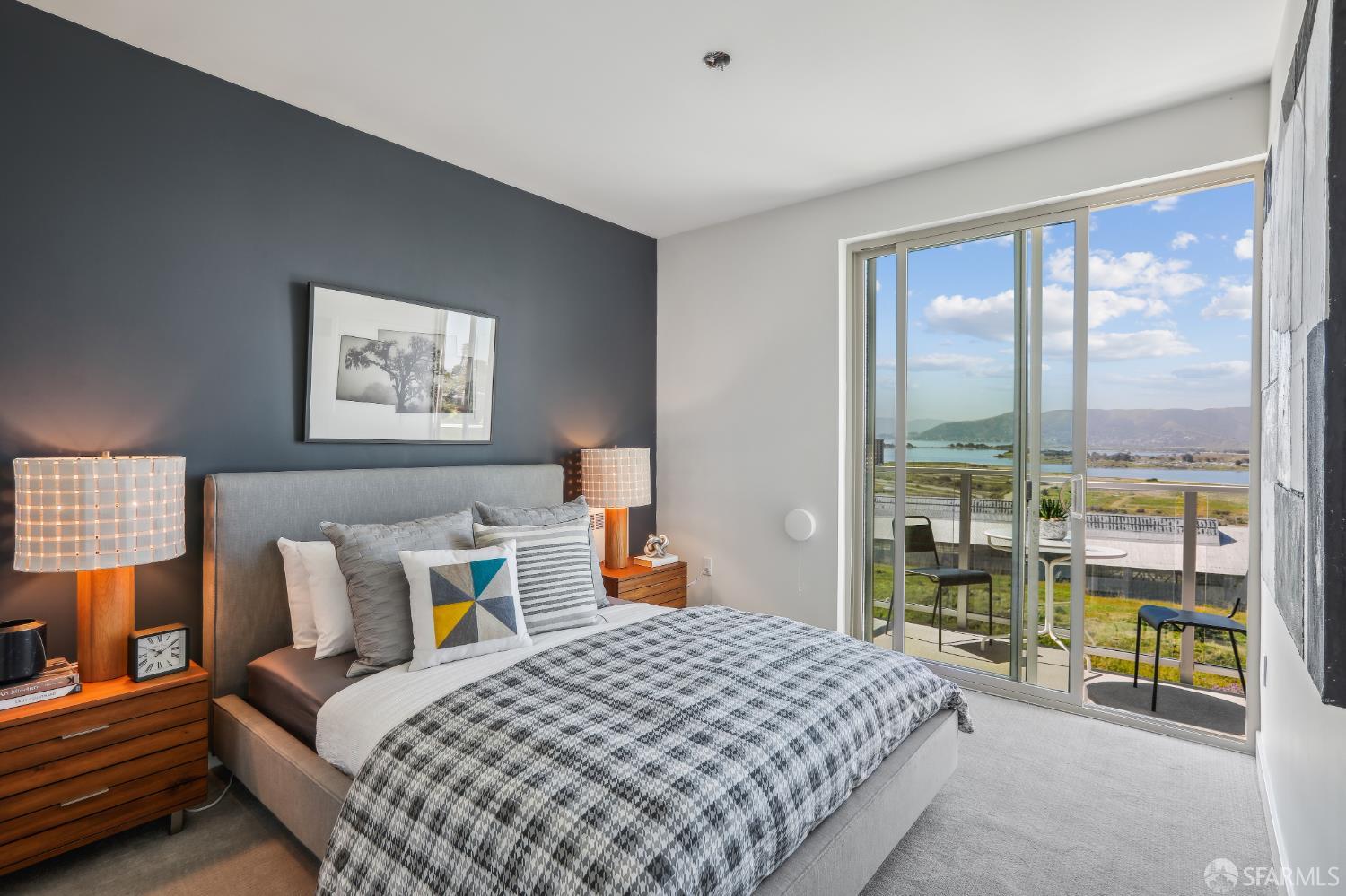 Detail Gallery Image 4 of 14 For 87 Kirkwood Ave, San Francisco,  CA 94124 - 3 Beds | 2/1 Baths