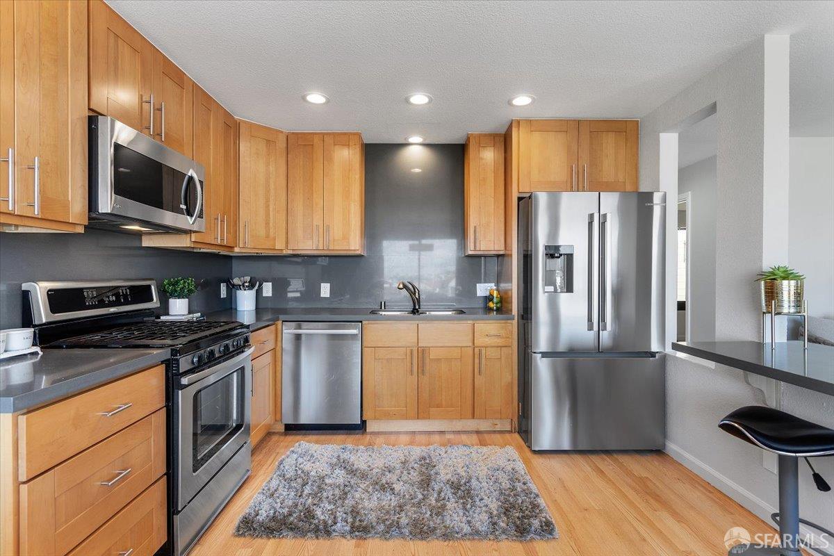 Detail Gallery Image 18 of 61 For 52 Jennings Ct, San Francisco,  CA 94124 - 3 Beds | 2 Baths