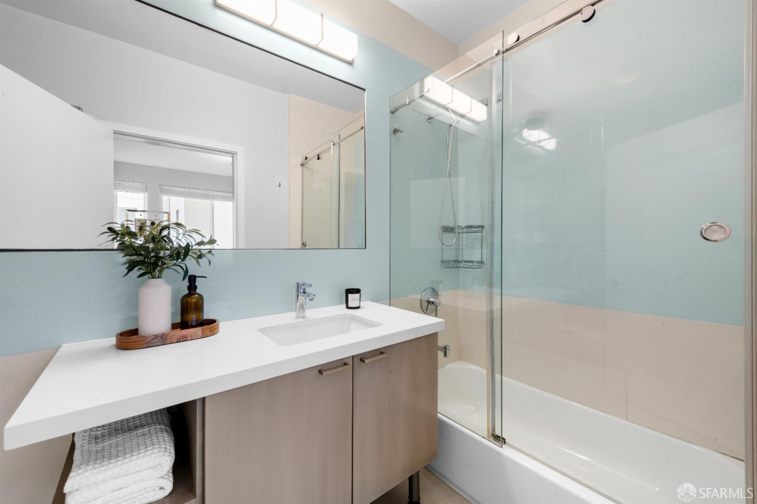 Detail Gallery Image 29 of 66 For 238 Olive St #302,  San Francisco,  CA 94109 - 2 Beds | 2 Baths