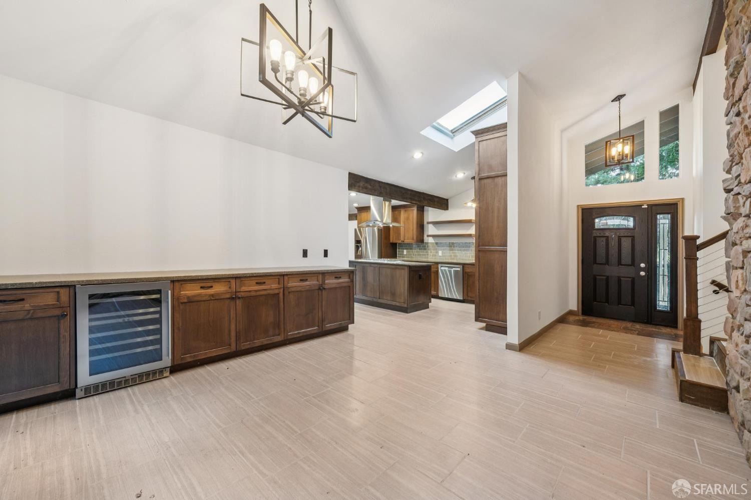 Detail Gallery Image 12 of 67 For 305 Lindsey Dr, Martinez,  CA 94553 - 4 Beds | 3/2 Baths