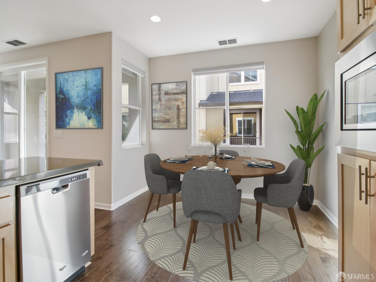 Detail Gallery Image 6 of 41 For 1297 Coyote Creek Way, Milpitas,  CA 95035 - 3 Beds | 2/1 Baths