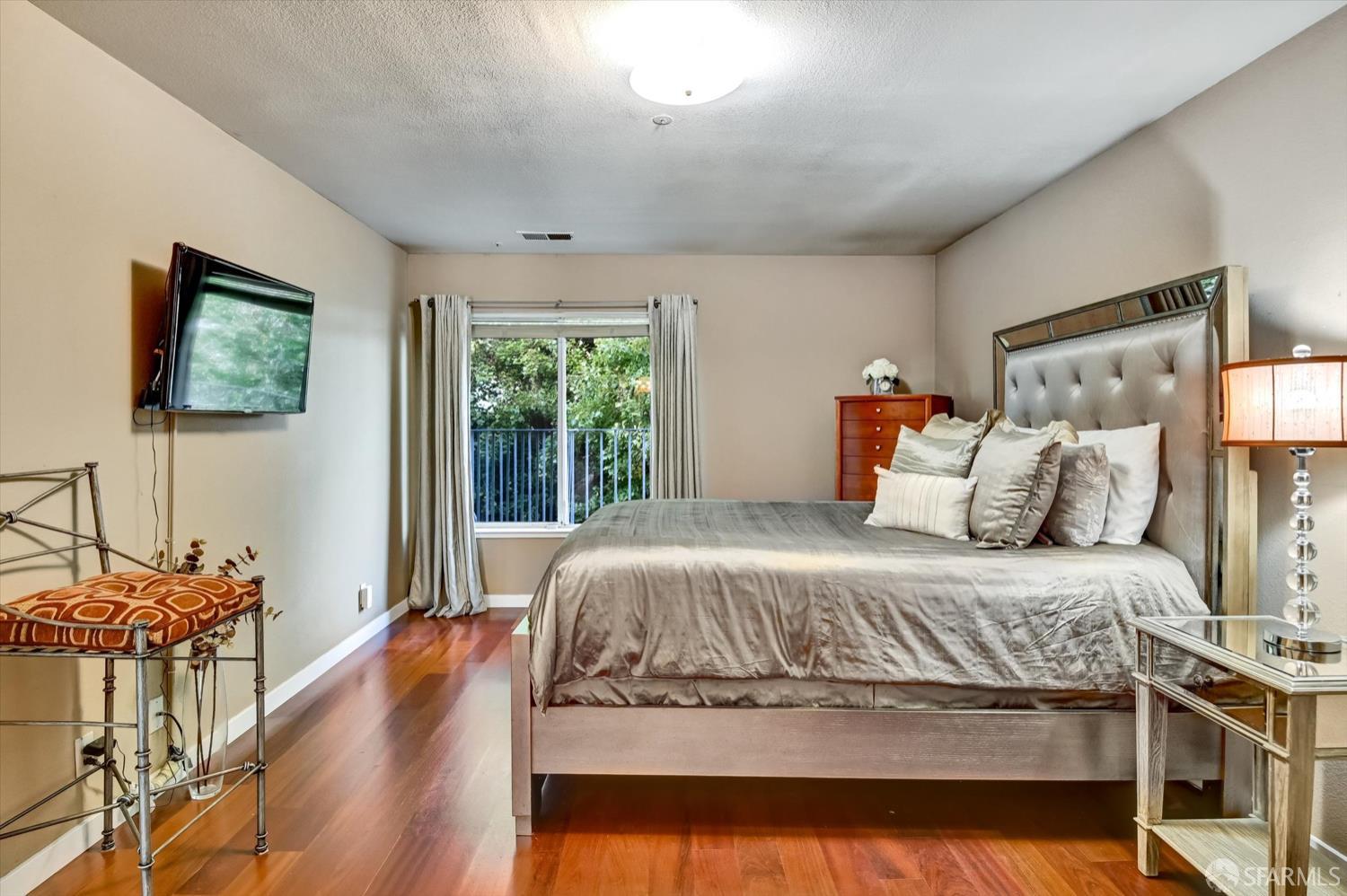 Detail Gallery Image 16 of 33 For 1678 Wallace Ave, San Francisco,  CA 94124 - 3 Beds | 2 Baths