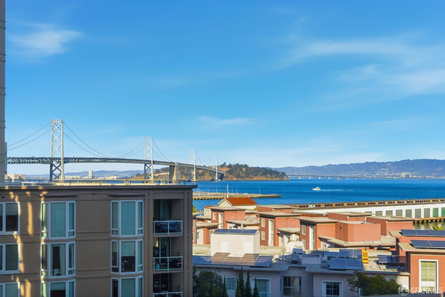 88 King Street # 807