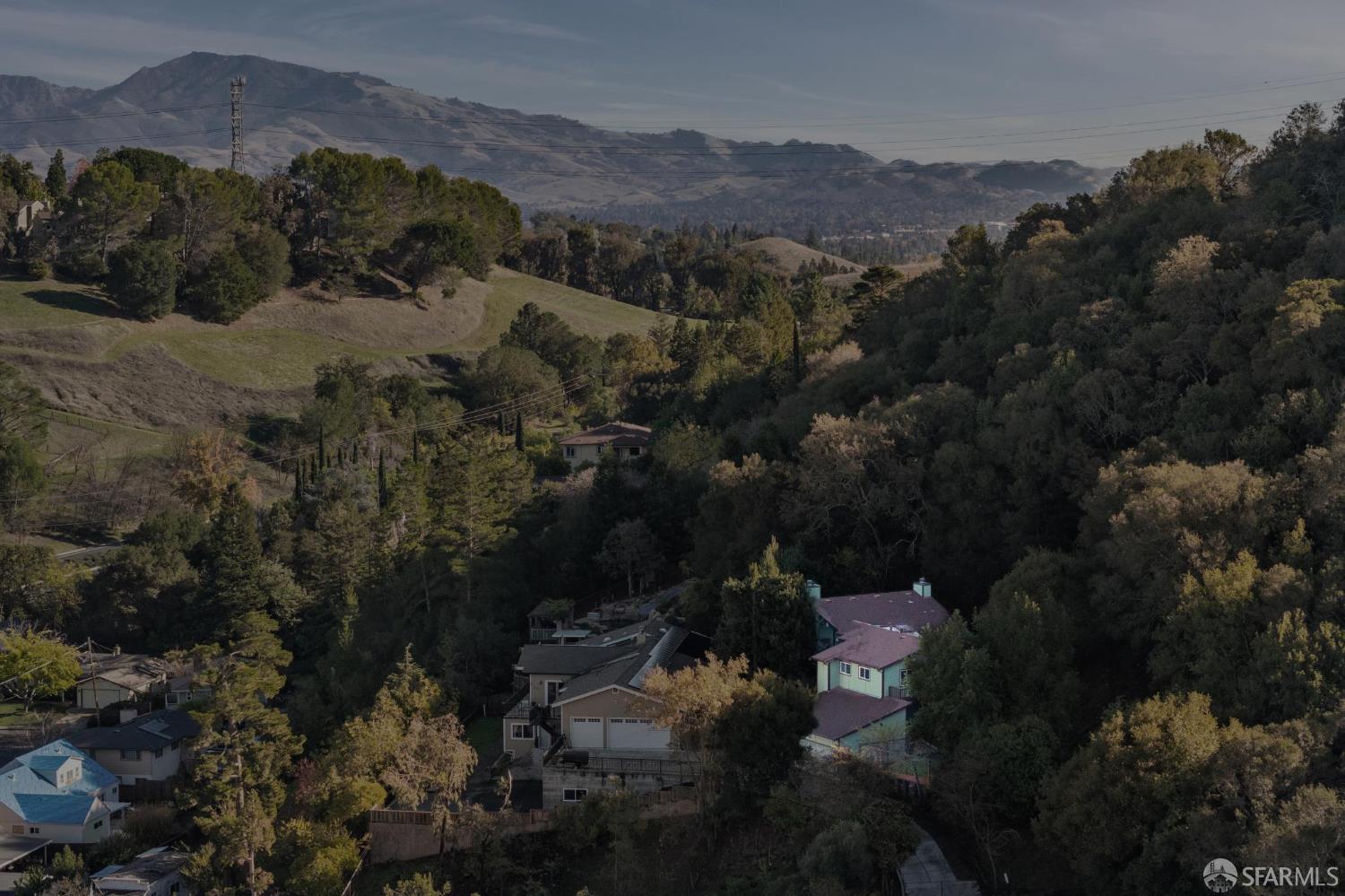 Detail Gallery Image 5 of 67 For 305 Lindsey Dr, Martinez,  CA 94553 - 4 Beds | 3/2 Baths