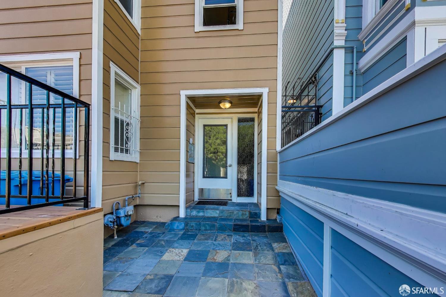 Detail Gallery Image 2 of 14 For 1623 Vallejo St #2,  San Francisco,  CA 94123 - 2 Beds | 2/1 Baths