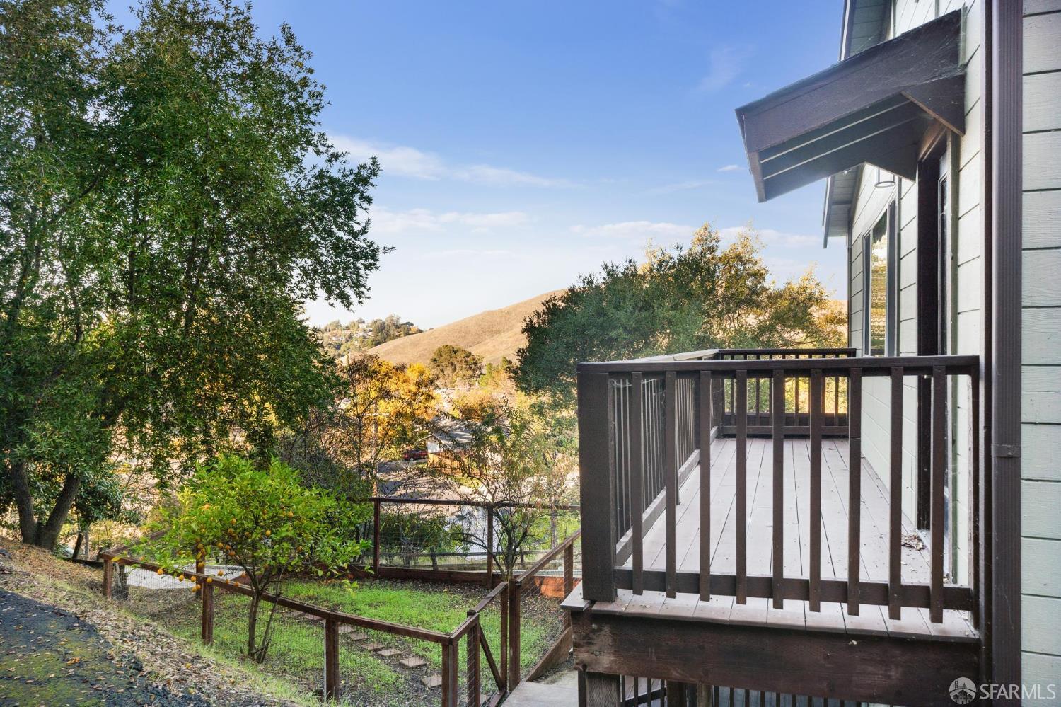 Detail Gallery Image 25 of 67 For 305 Lindsey Dr, Martinez,  CA 94553 - 4 Beds | 3/2 Baths