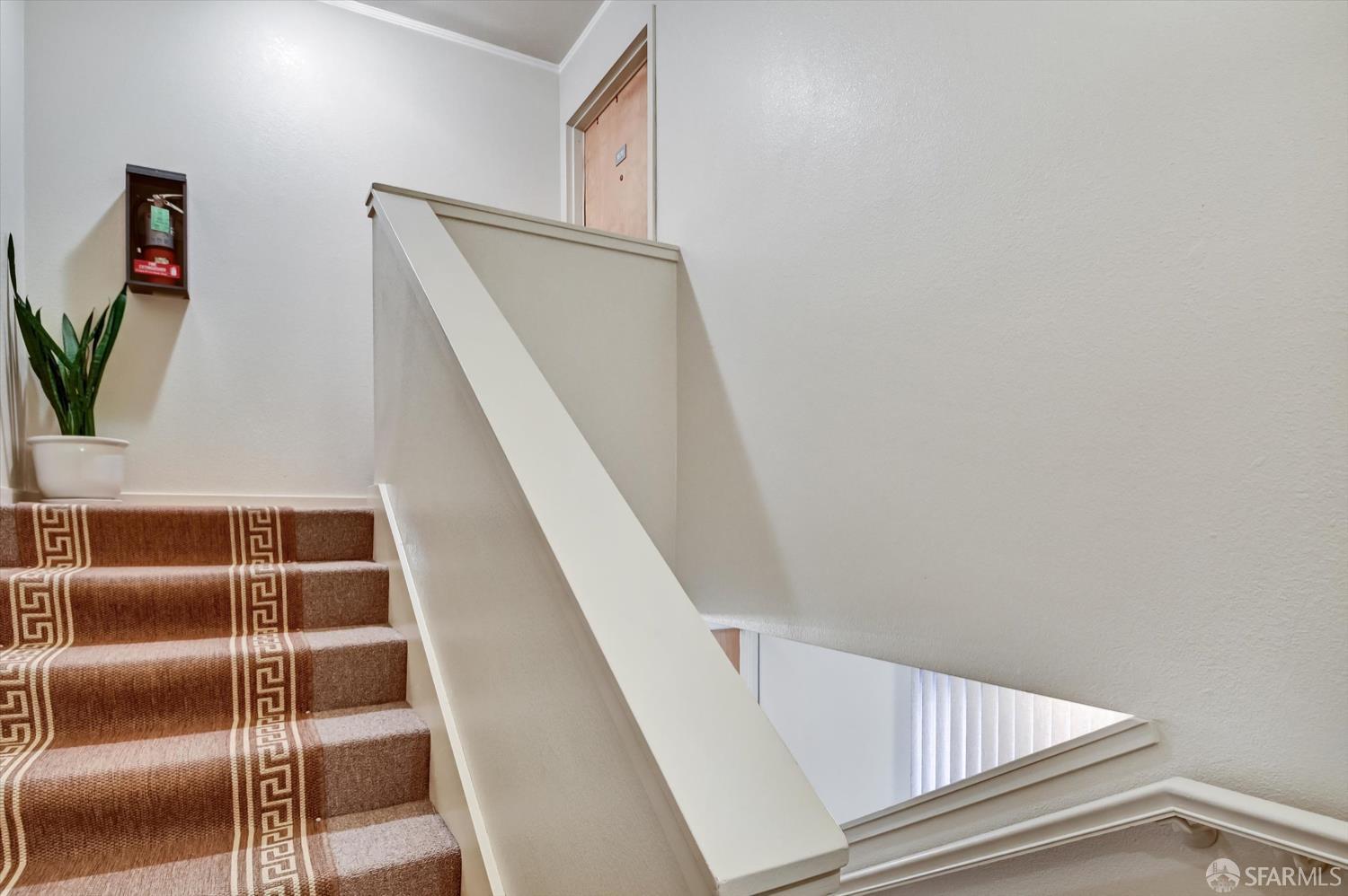 Detail Gallery Image 3 of 33 For 1678 Wallace Ave, San Francisco,  CA 94124 - 3 Beds | 2 Baths