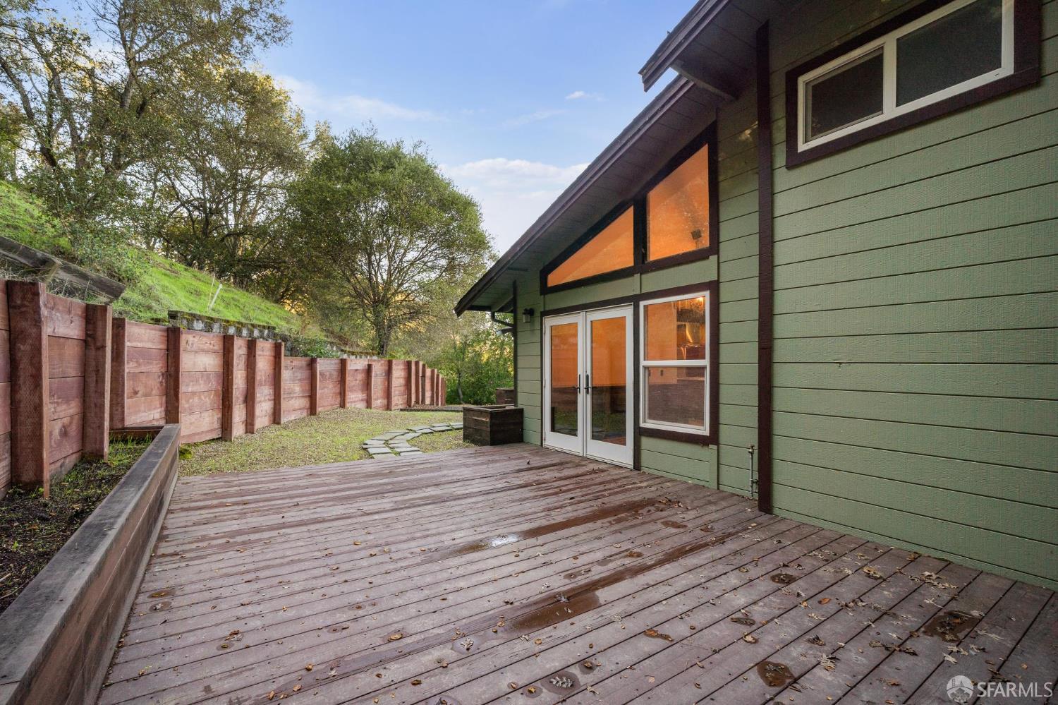 Detail Gallery Image 27 of 67 For 305 Lindsey Dr, Martinez,  CA 94553 - 4 Beds | 3/2 Baths