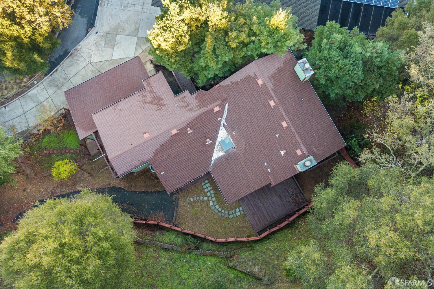 Detail Gallery Image 4 of 67 For 305 Lindsey Dr, Martinez,  CA 94553 - 4 Beds | 3/2 Baths