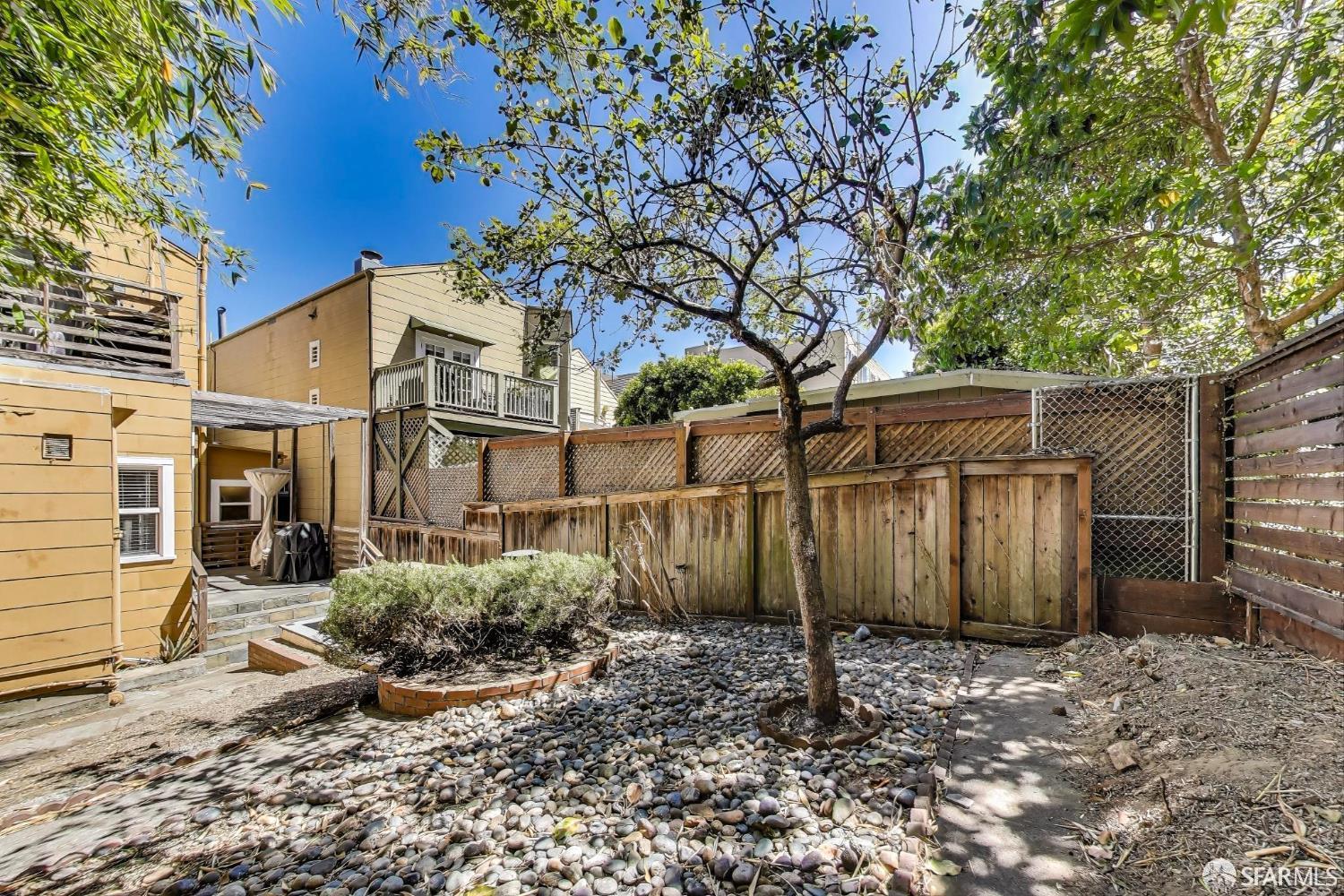 Detail Gallery Image 13 of 14 For 1623 Vallejo St #2,  San Francisco,  CA 94123 - 2 Beds | 2/1 Baths