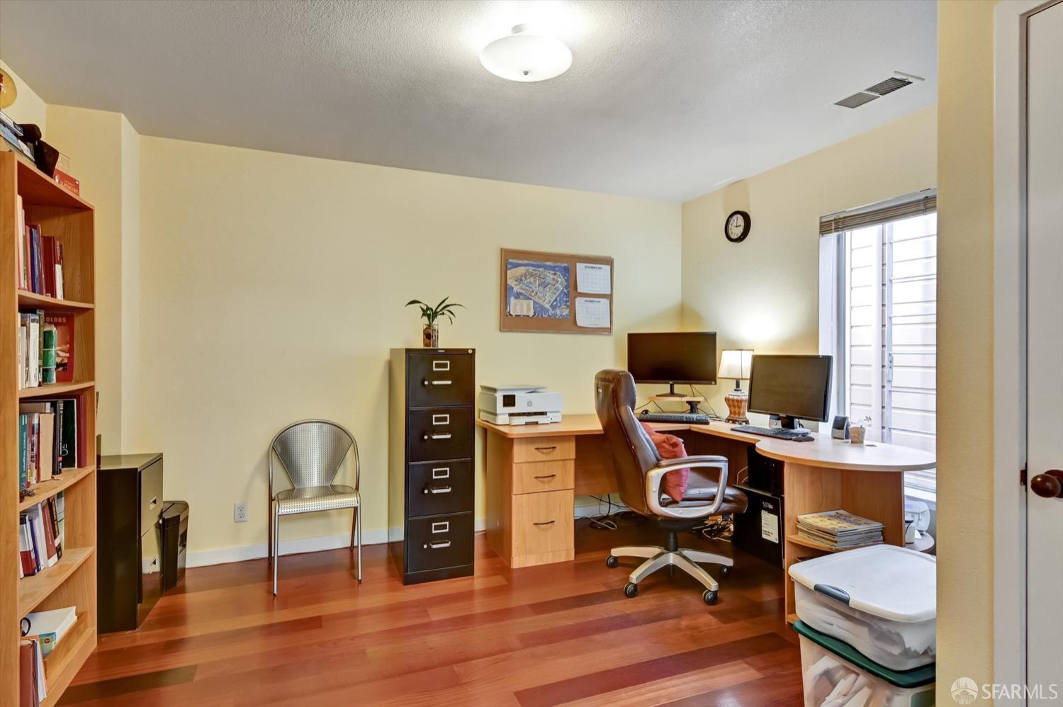 Detail Gallery Image 13 of 33 For 1678 Wallace Ave, San Francisco,  CA 94124 - 3 Beds | 2 Baths