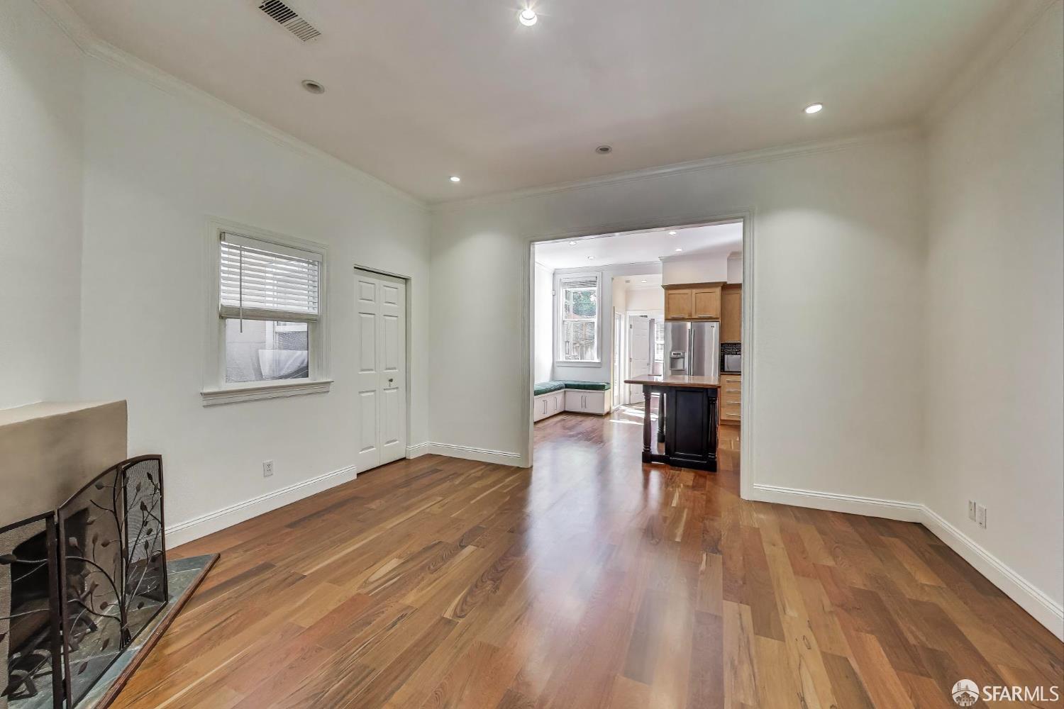 Detail Gallery Image 9 of 14 For 1623 Vallejo St #2,  San Francisco,  CA 94123 - 2 Beds | 2/1 Baths