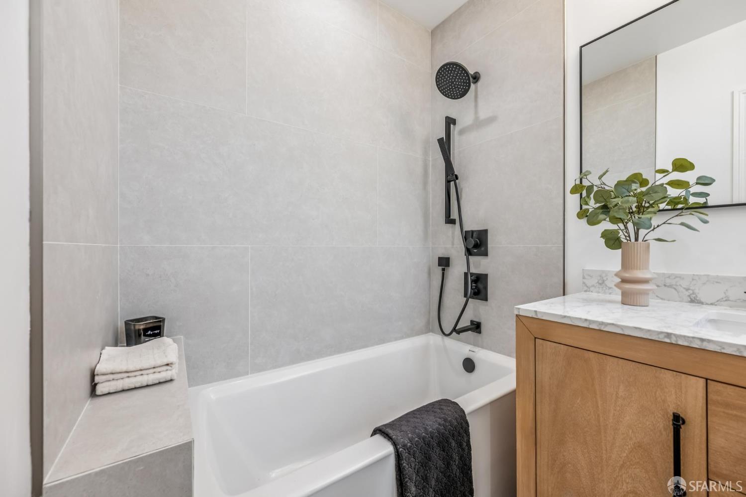 Detail Gallery Image 35 of 76 For 1583 17th Ave, San Francisco,  CA 94122 - 3 Beds | 2/1 Baths