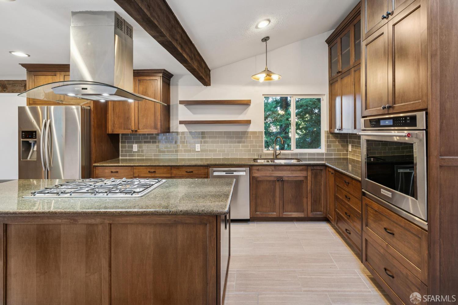 Detail Gallery Image 14 of 67 For 305 Lindsey Dr, Martinez,  CA 94553 - 4 Beds | 3/2 Baths