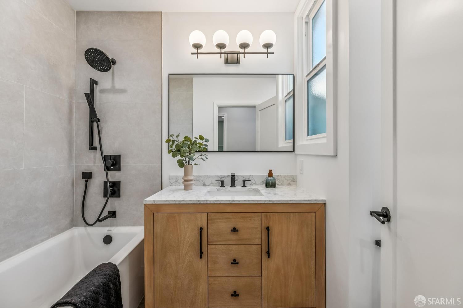 Detail Gallery Image 34 of 76 For 1583 17th Ave, San Francisco,  CA 94122 - 3 Beds | 2/1 Baths