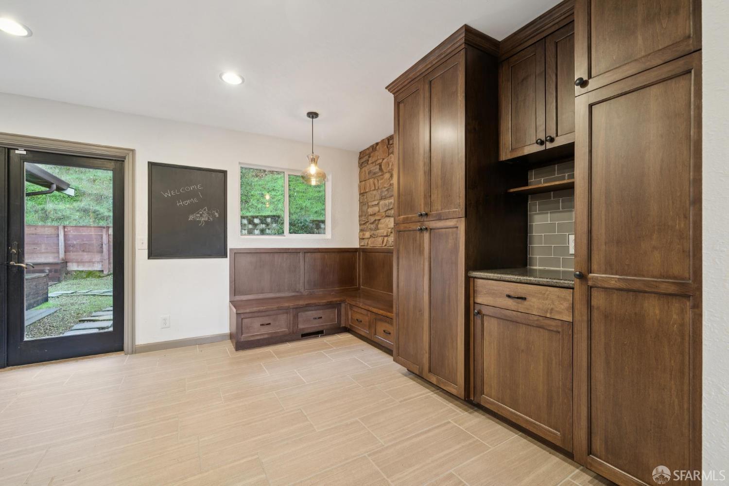 Detail Gallery Image 20 of 67 For 305 Lindsey Dr, Martinez,  CA 94553 - 4 Beds | 3/2 Baths