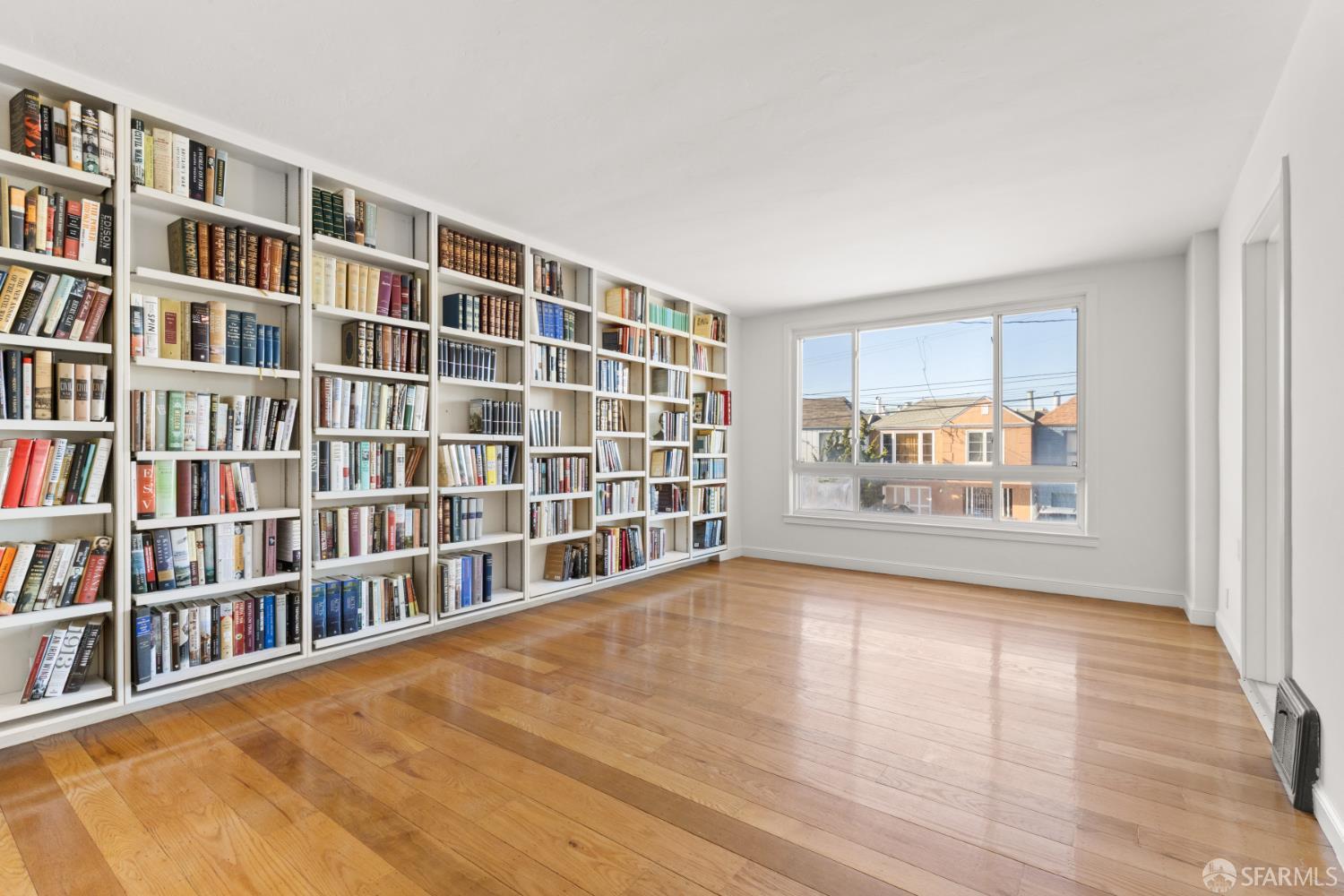 Detail Gallery Image 3 of 39 For 2666 44th Ave, San Francisco,  CA 94116 - 3 Beds | 2 Baths