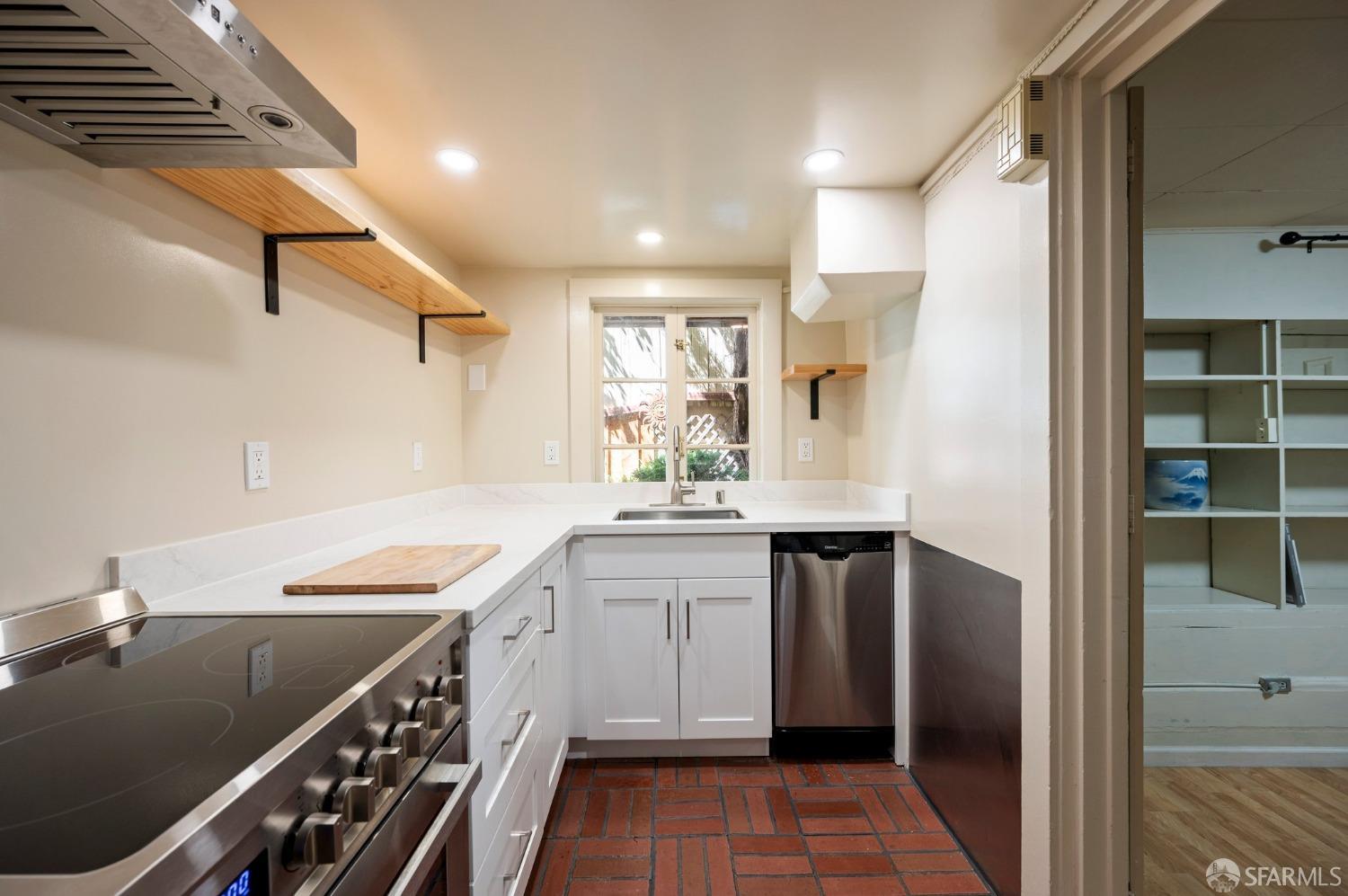 Detail Gallery Image 12 of 28 For 1659 Jackson St, San Francisco,  CA 94109 - 1 Beds | 1 Baths