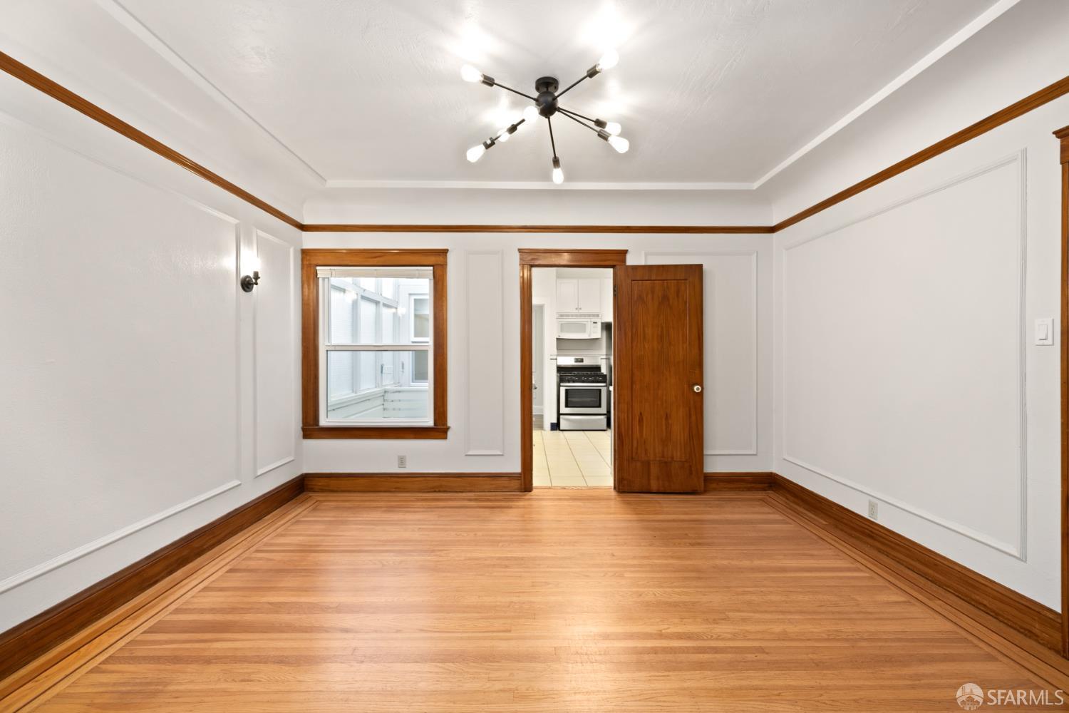 Detail Gallery Image 4 of 14 For 1605 20th Ave, San Francisco,  CA 94122 - 2 Beds | 1 Baths