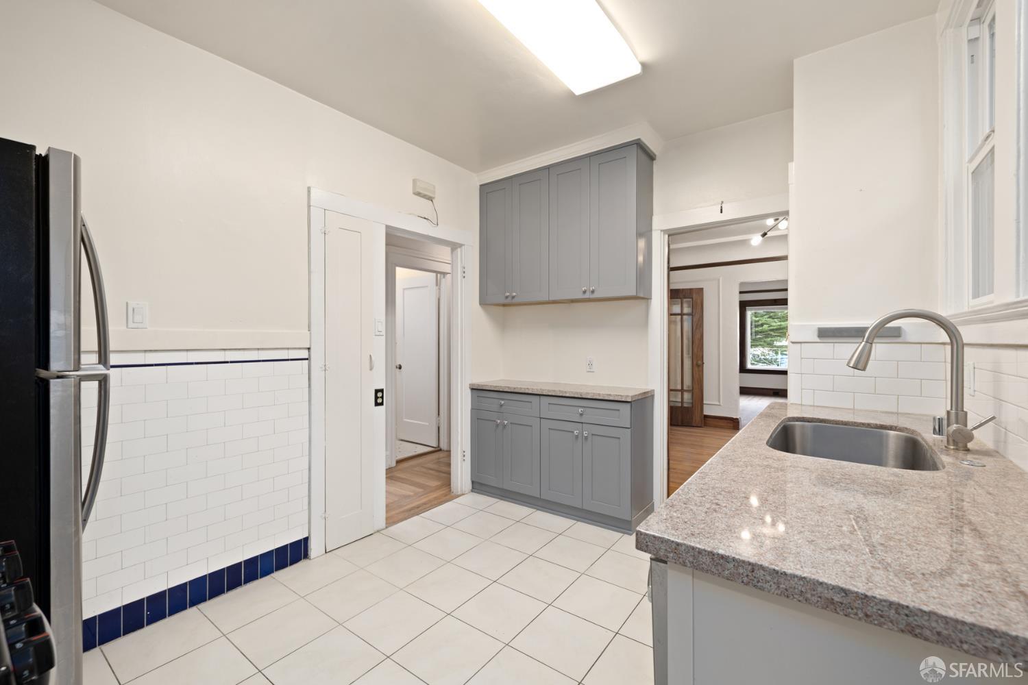 Detail Gallery Image 7 of 14 For 1605 20th Ave, San Francisco,  CA 94122 - 2 Beds | 1 Baths