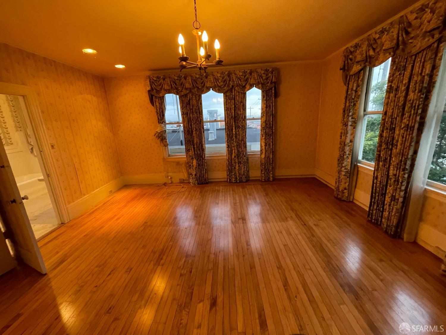 Detail Gallery Image 18 of 43 For 2466 34th Ave, San Francisco,  CA 94116 - 4 Beds | 2/1 Baths