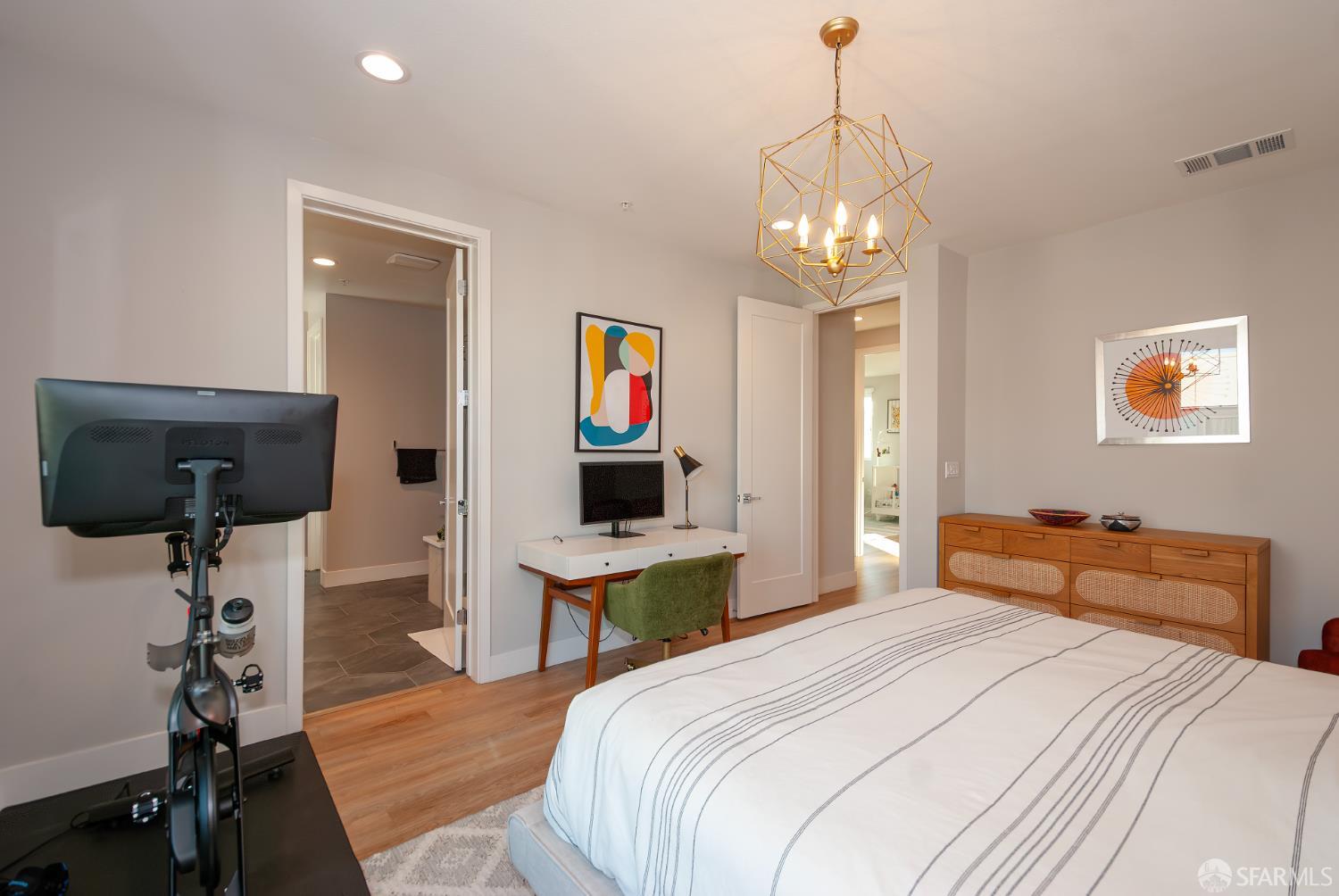 Detail Gallery Image 18 of 41 For 2137 Starling Ln #502,  Alameda,  CA 94501 - 3 Beds | 2/1 Baths